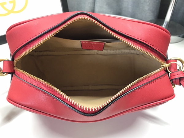 激安グッチバッグコピー着用イメージ